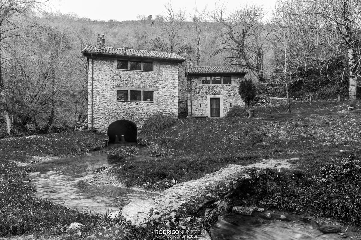 Molino restaurado - Nacimiento del río Cabra